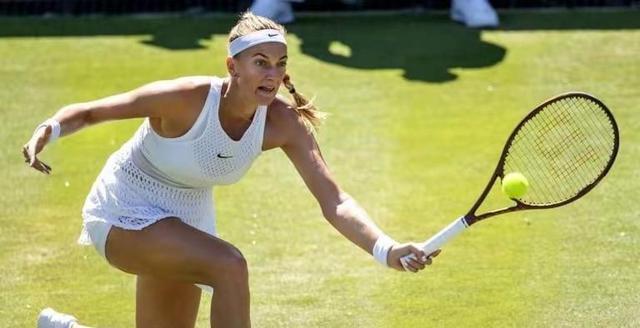 华体会app-蒂姆重返赛场，败北首场状态出色，雄鹿观众沸腾！